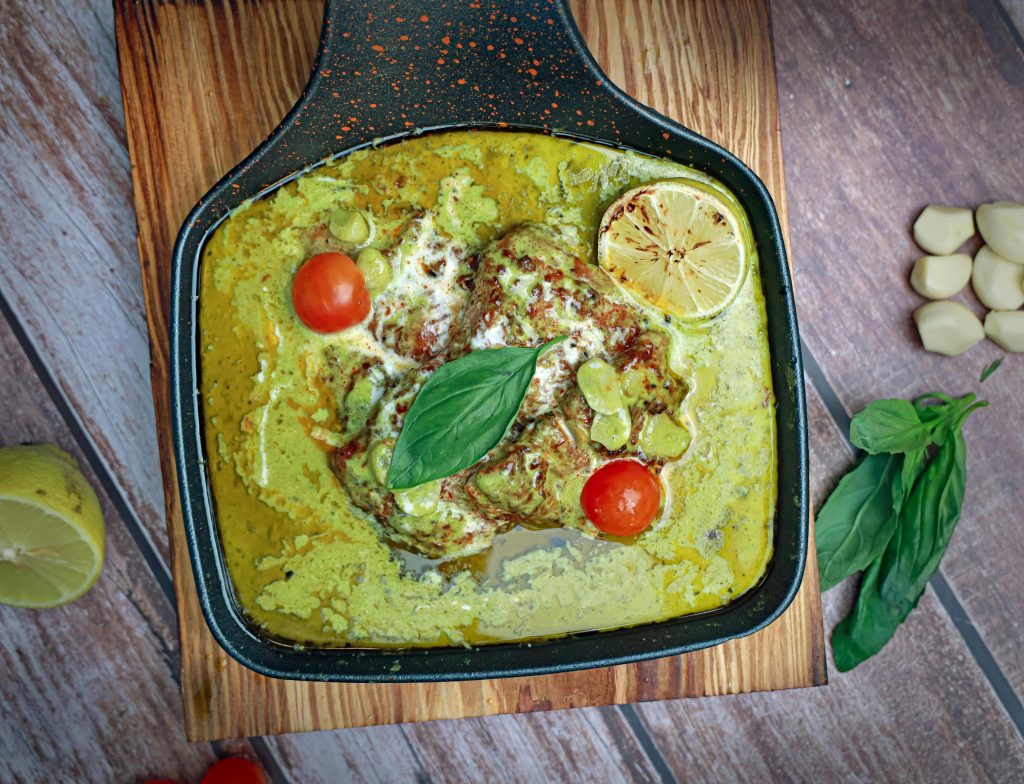 A mouthwatering seafood dish with lemon and basil, perfect for food lovers.